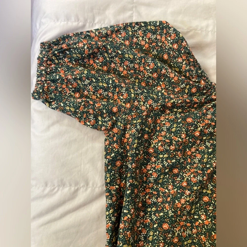 Doen Black Floral Puff-Sleeve Blouse
